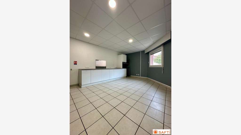Vente local commercial 470m² Nevers empl strat