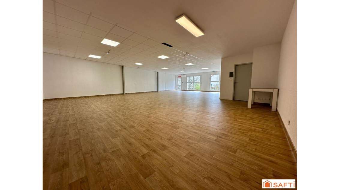 Vente local commercial 470m² Nevers empl strat