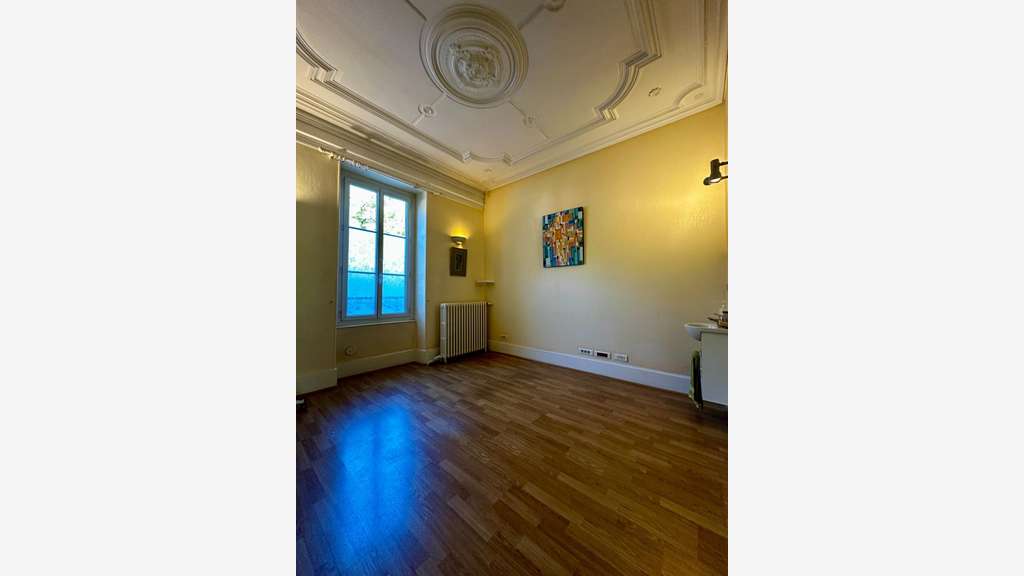 Local commercial de 109 m2 en hyper centre