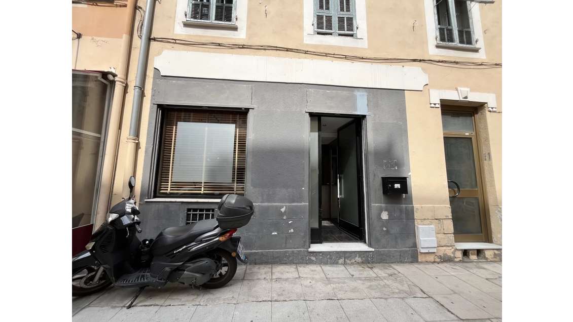 AV murs commerciaux en bon état 42m² Nice Riquier