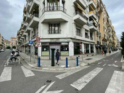 Local d'angle 225m² à vendre à Nice Rue Trachel