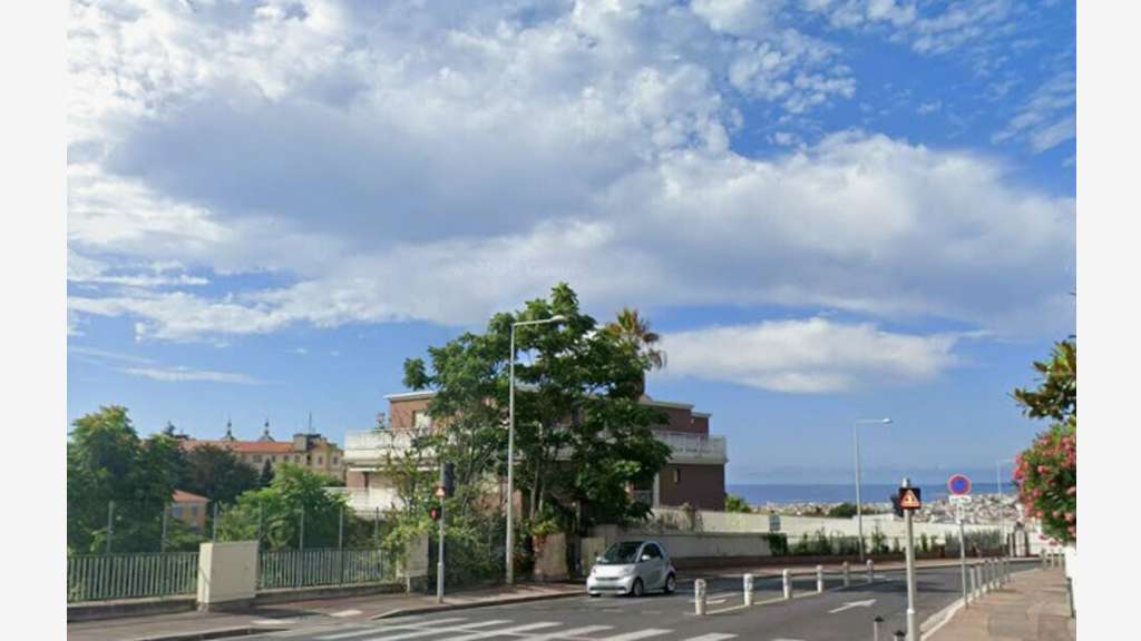 A vendre murs commerciaux occupés 503m² Nice Nord