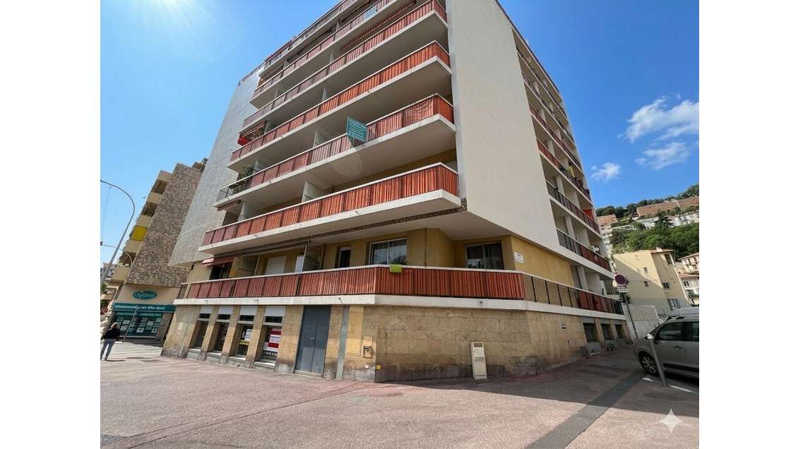 NICE - LOCAL COMMERCIAL à vendre