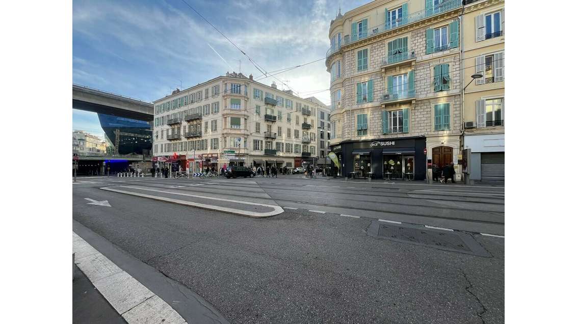 A vendre murs occupés à Nice Rue Marceau  