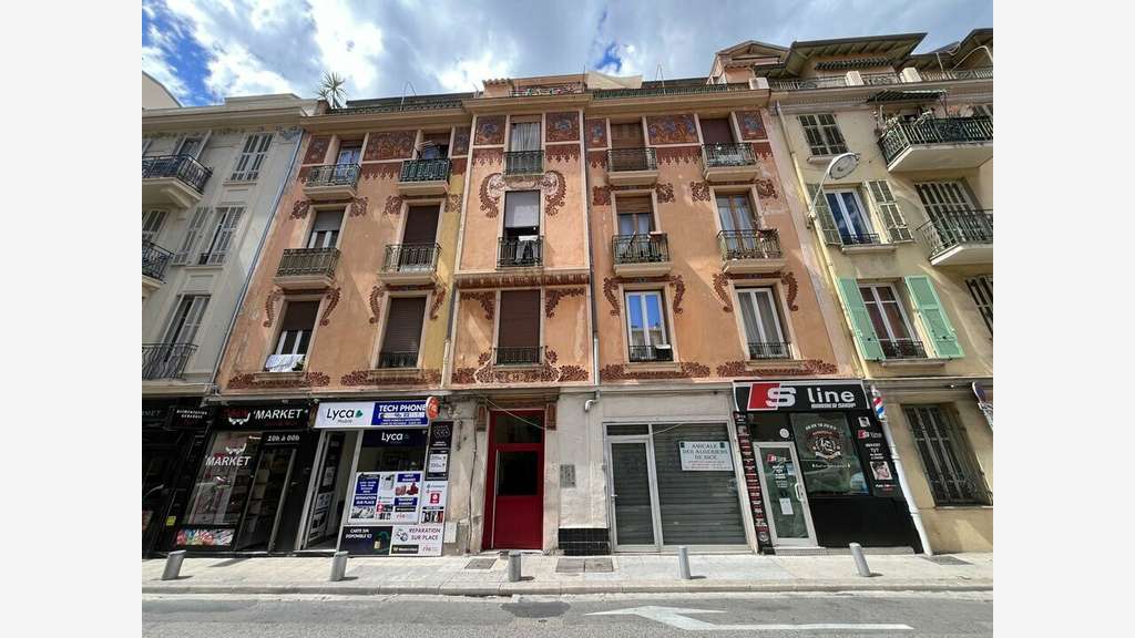 A vendre murs occupés à Nice Rue Marceau  