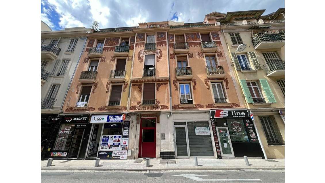 A vendre murs occupés à Nice Rue Marceau  