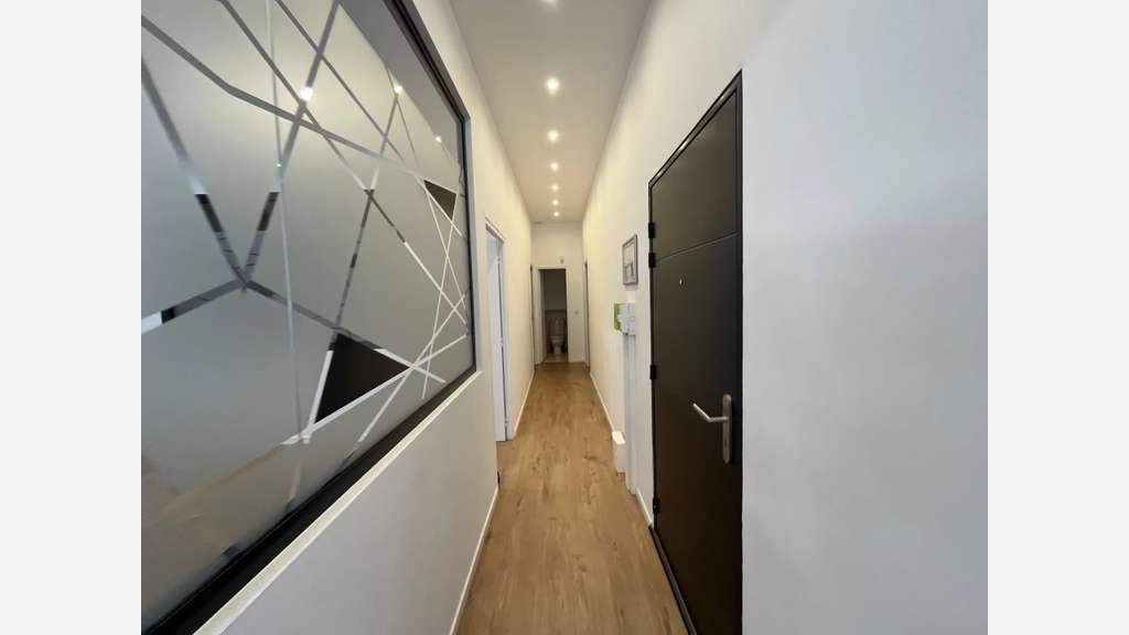 A vendre murs loués de 90m² + parking à Nice