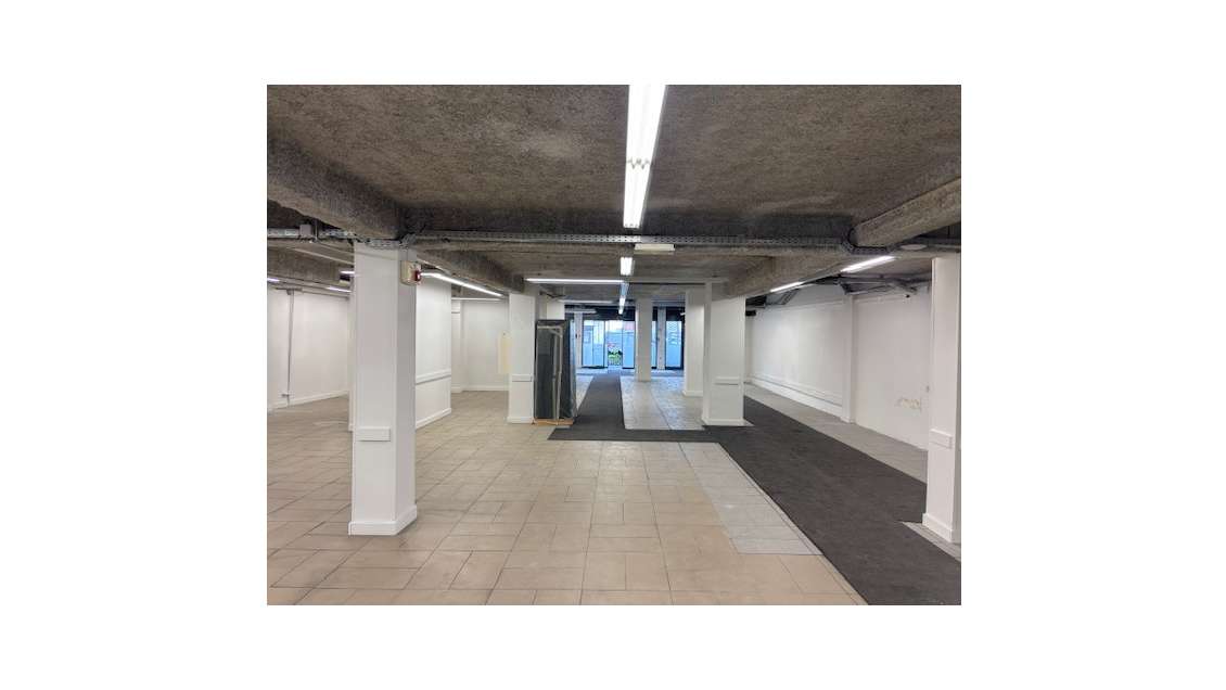 Murs commerciaux libres 442m² à Nice Risso