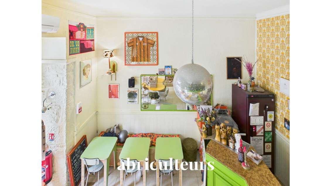 Fonds de commerce de 50 m² - Cuisine équipée & te