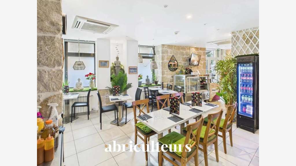 Restaurant clé en main de 82 m² - entièrement ré