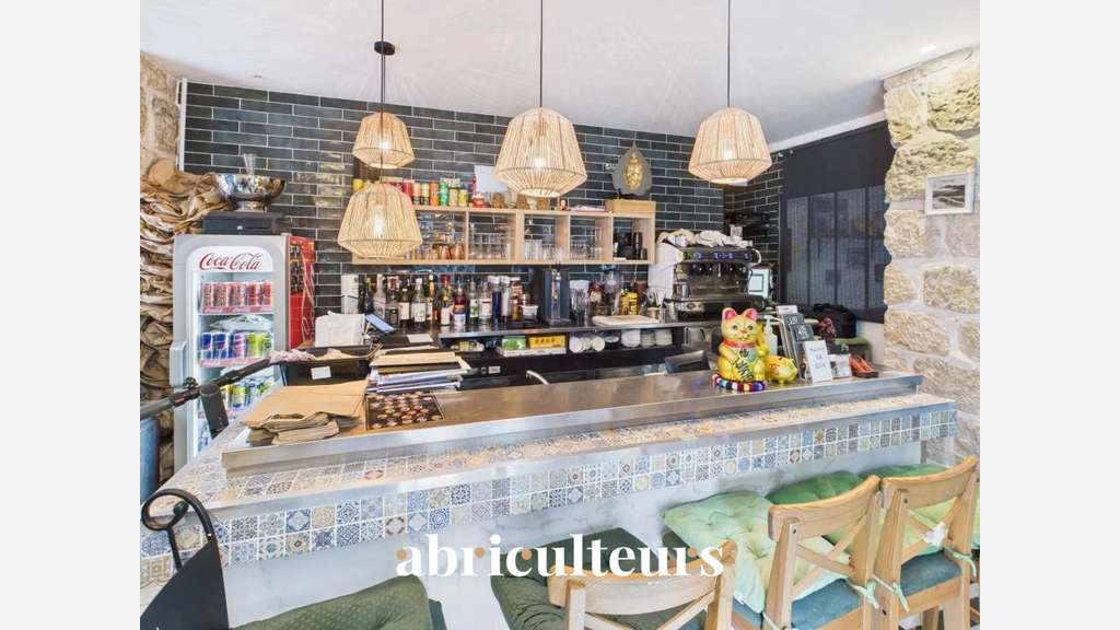 Restaurant clé en main de 82 m² - entièrement ré