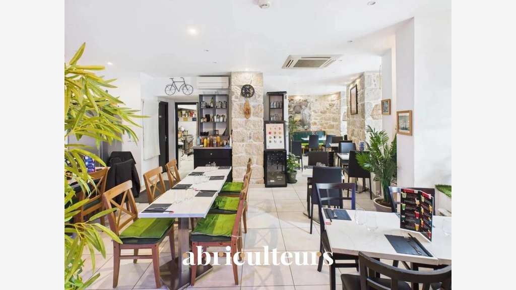Restaurant clé en main de 82 m² - entièrement ré
