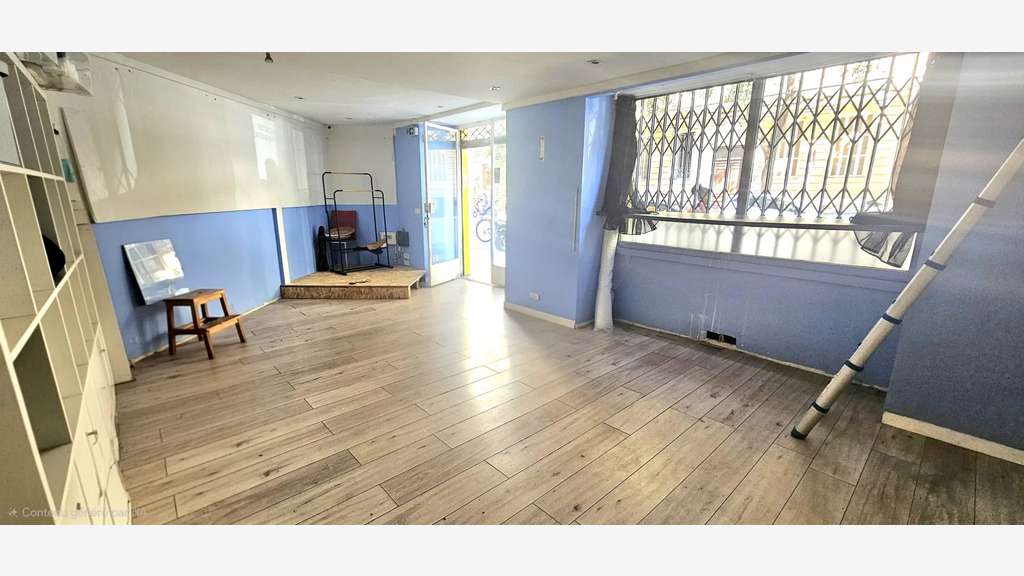 A vendre local 30m² + mezzanine à Nice Vernier