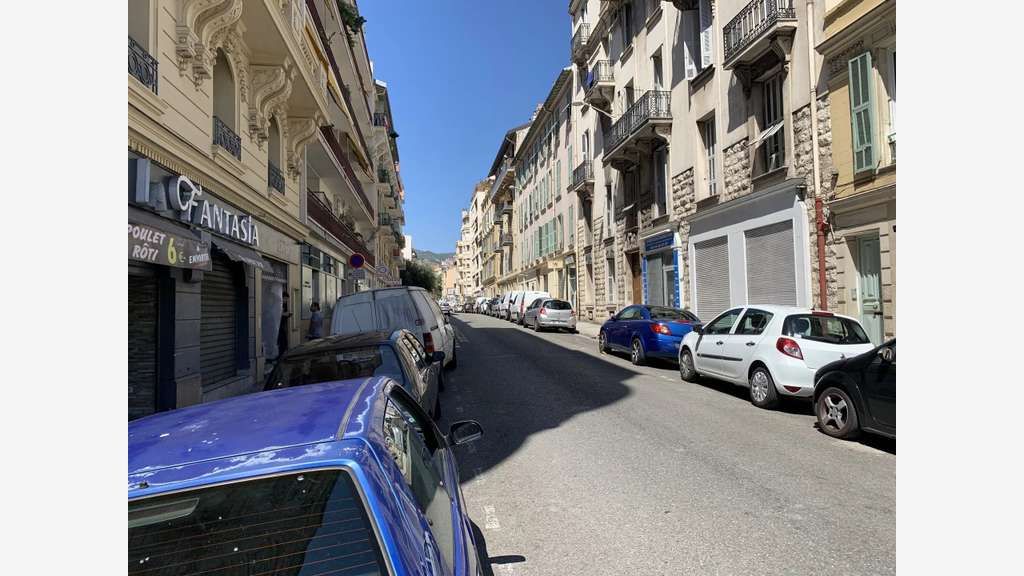A VENDRE, MURS COMMERCIAUX LOUES, 40 m² ENVIRON, S