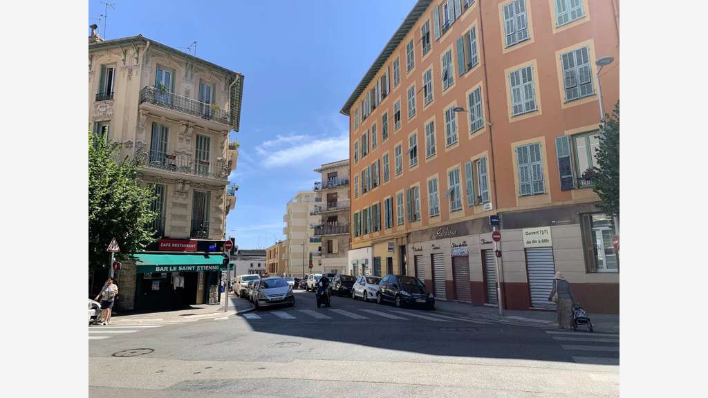 A VENDRE, MURS COMMERCIAUX LOUES, 40 m² ENVIRON, S