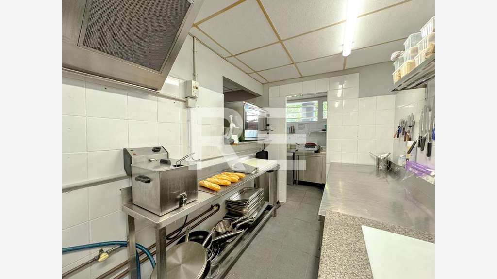 Cède murs commerciaux de 109m² à Nîmes Montaury