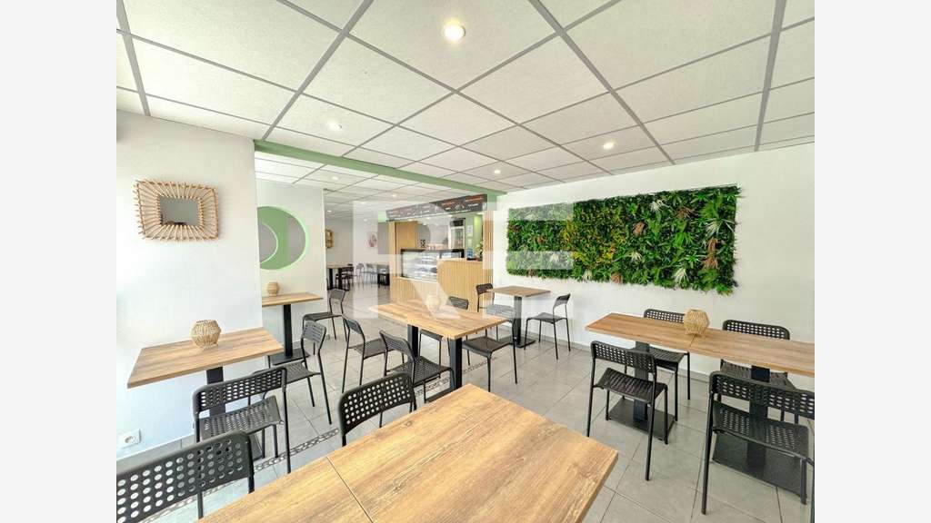 Cède murs commerciaux de 109m² à Nîmes Montaury