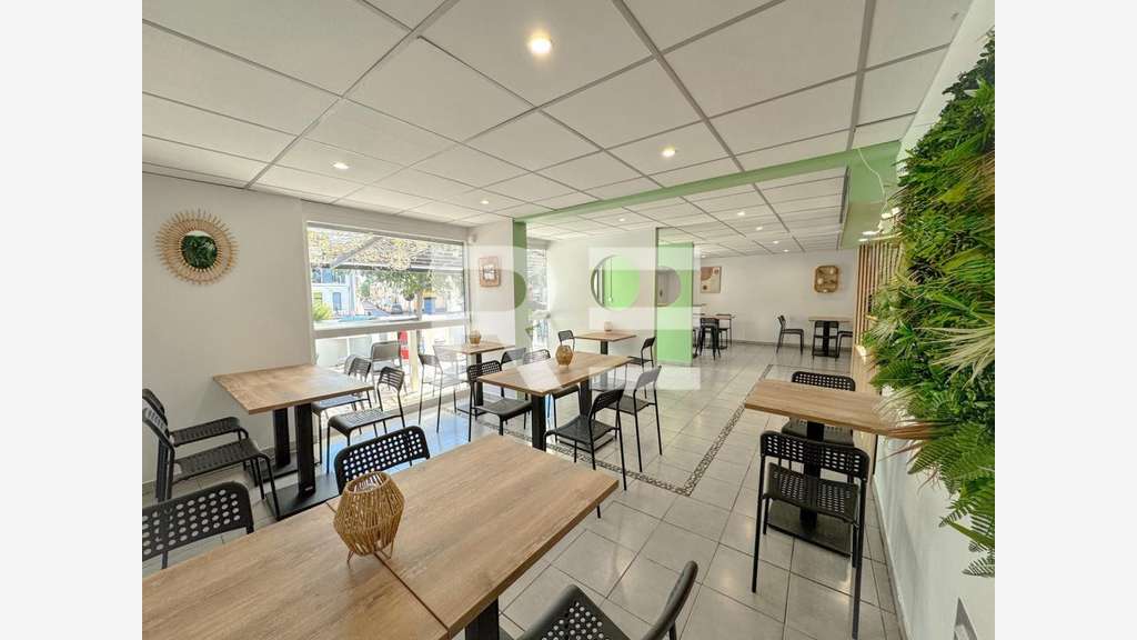 Cède murs commerciaux de 109m² à Nîmes Montaury