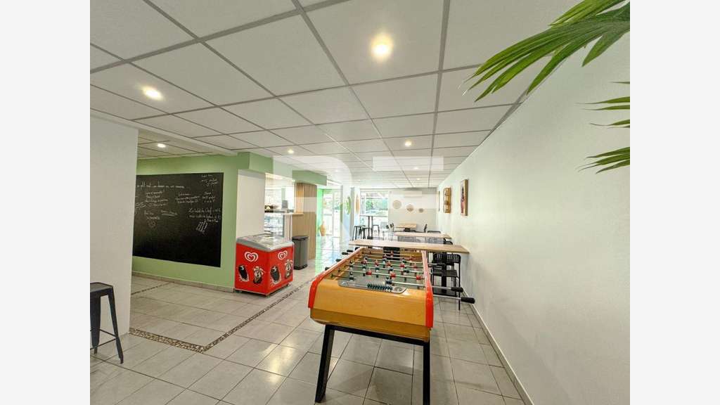 Cède murs commerciaux de 109m² à Nîmes Montaury