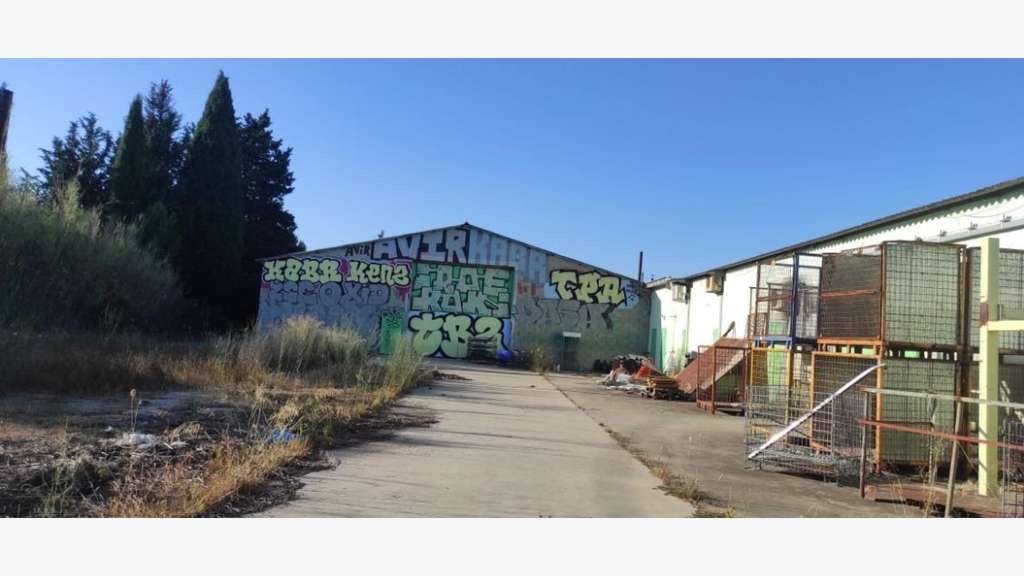 Local, Hangar, Entrepôt de 2800m² sur terrain de 7