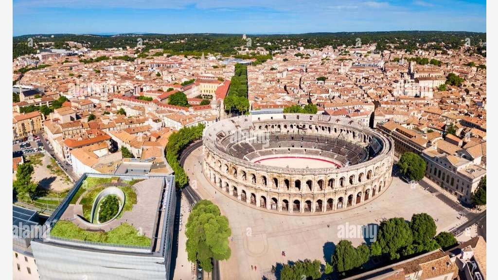 Vente local commercial 135m² Nîmes Sergent Triaire