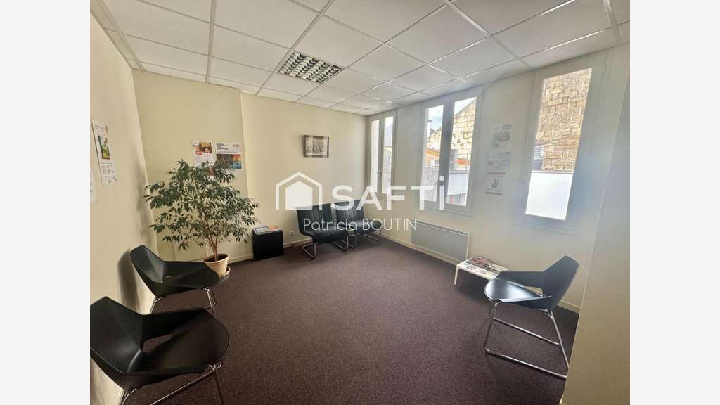Local professionnel 257m² Place de la Brèche Niort