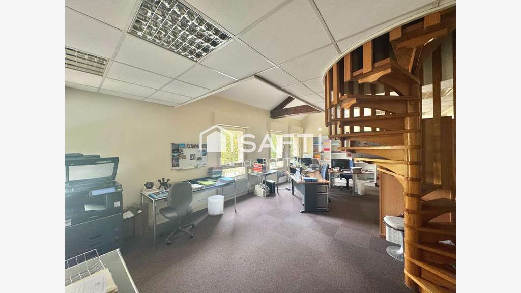 Local professionnel 257m² Place de la Brèche Niort