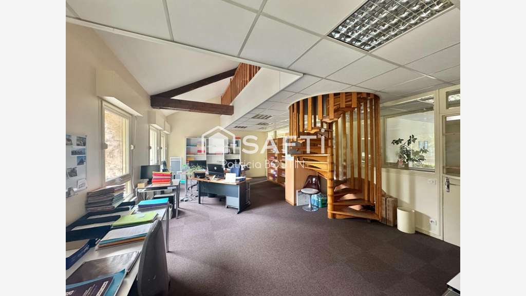 Local professionnel 257m² Place de la Brèche Niort