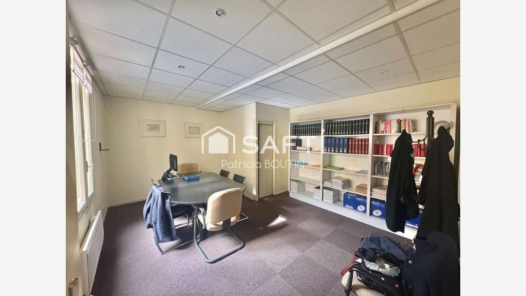 Local professionnel 257m² Place de la Brèche Niort