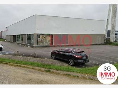 Vente local commercial 768m² à Niort