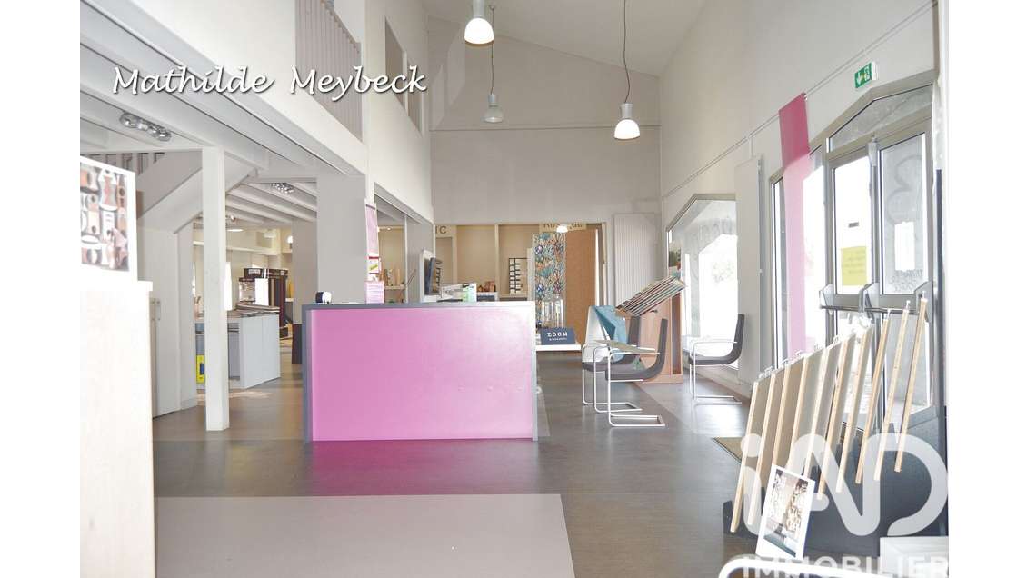 AV murs commerciaux 400m² Niort centre fort trafic