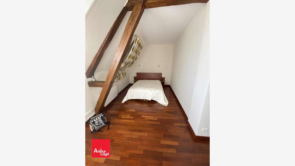 À VENDRE  IMMEUBLE MIXTE  ENV. 340 M²  NOGENT L