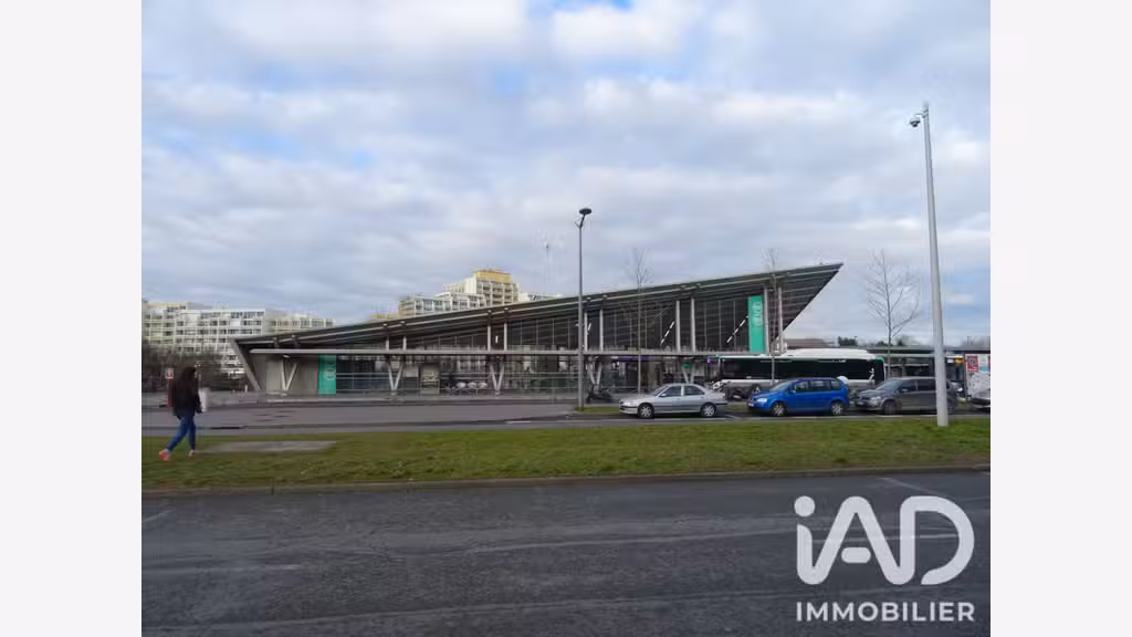 Vente local professionnel 123m² à Noisy-le-Grand