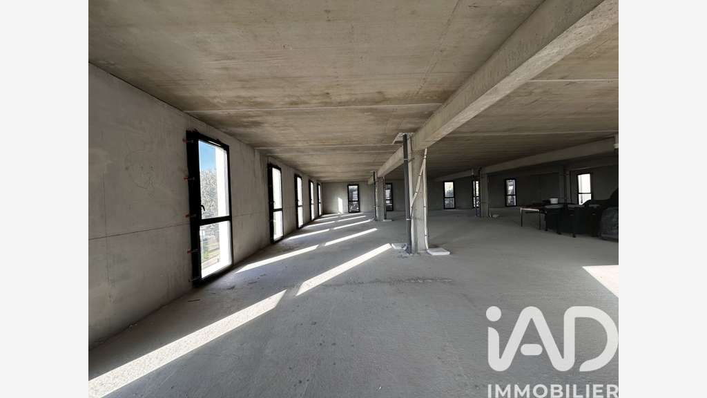 Vente local commercial neuf 200m² à Ollioules