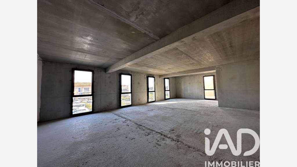 Vente local commercial neuf 200m² à Ollioules