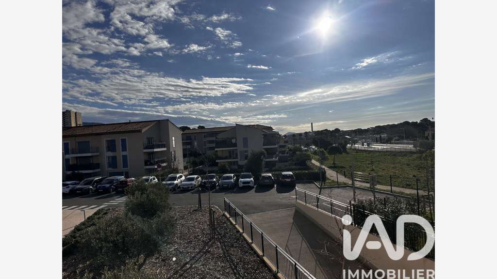Vente local commercial neuf 200m² à Ollioules