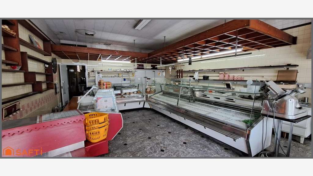 Vente local commercial 206m² centre ville Oloron