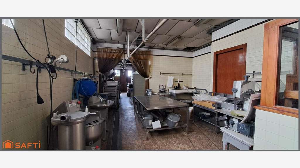 Vente local commercial 206m² centre ville Oloron