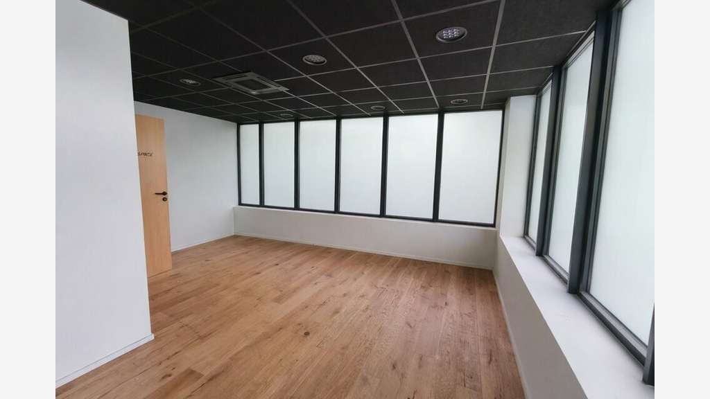 Local commercial 177m² à vendre axe passant Ondres