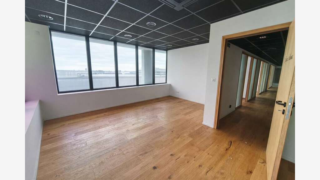 Local commercial 177m² à vendre axe passant Ondres