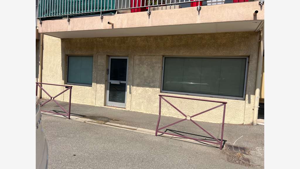 A vendre local commercial 41m² à Orange