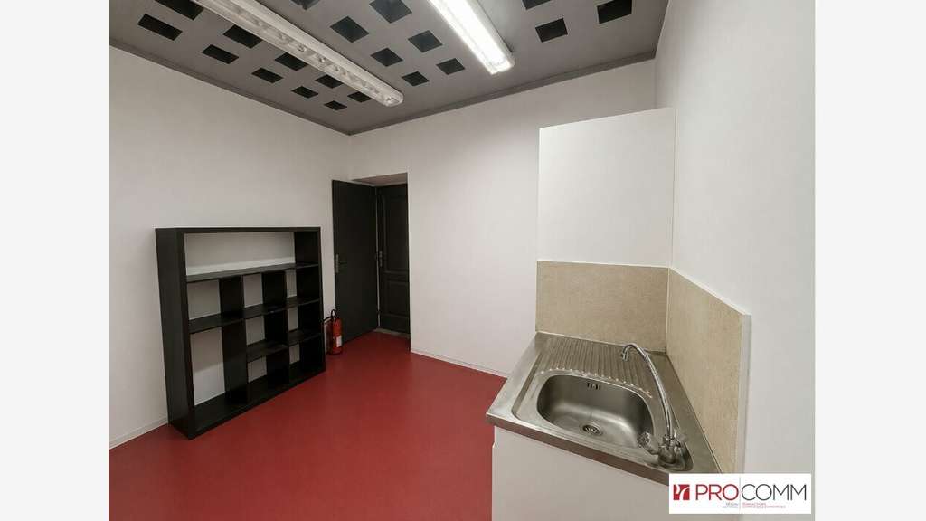 Local commercial de 70m² à vendre à Orange centre