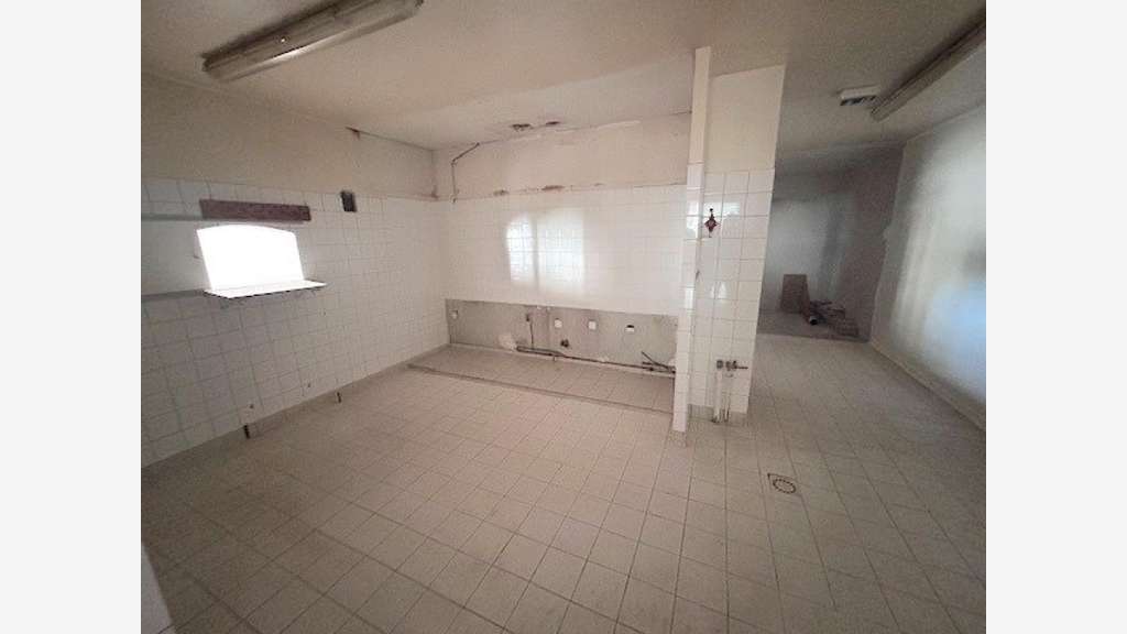 Vente murs commerciaux ou habitation 145m² Orbec 