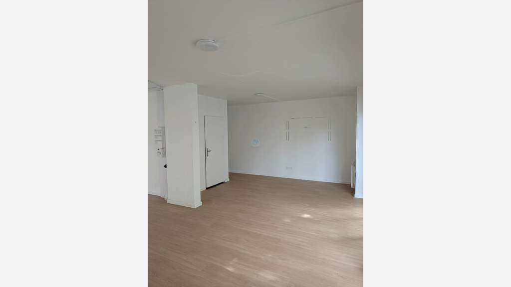 AV local commercial 58m² à Orléans quartier calme