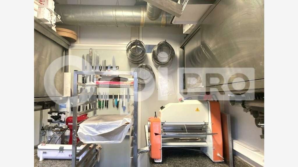 Murs commerciaux occupés