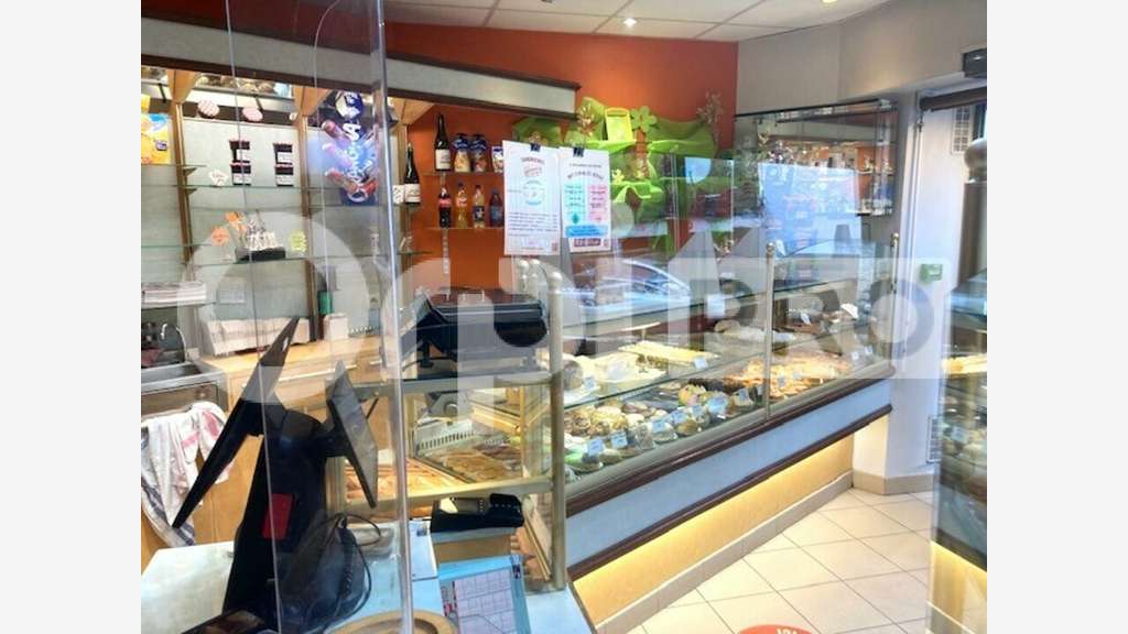 Murs commerciaux occupés