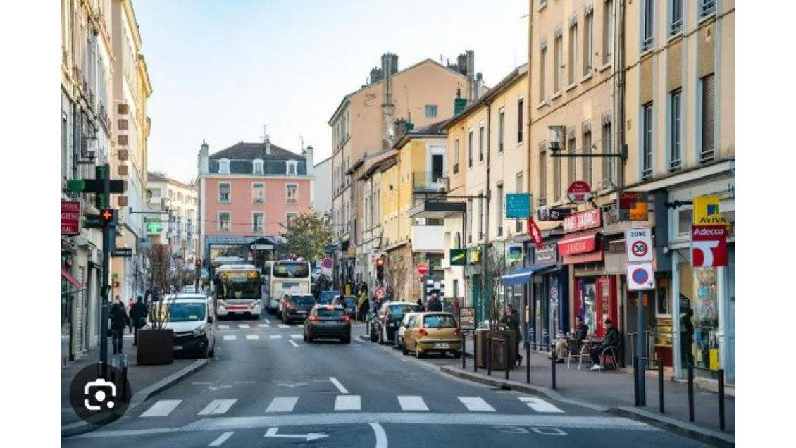 Vente local activité boucherie à Oullins 