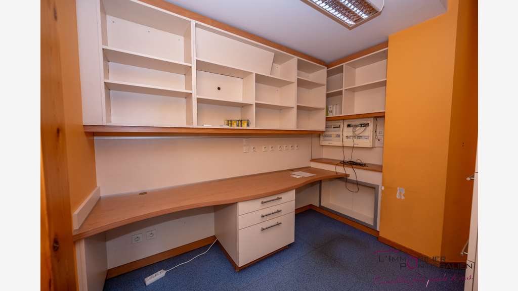 Vente local ou appart 80m² en RDC à Oye et Pallet