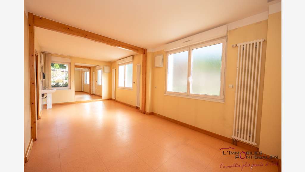 Vente local ou appart 80m² en RDC à Oye et Pallet