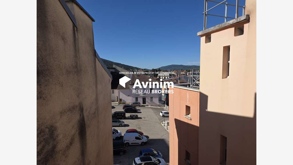 Vente immeuble hôtelier 913m² à Oyonnax centre
